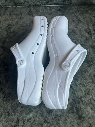 Zuecos flotantes para trabajo