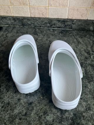 Zuecos flotantes para trabajo