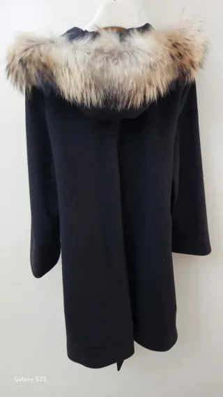 Cappotto Annie P con cappuccio e pelliccia