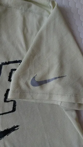 nike running t-shirt