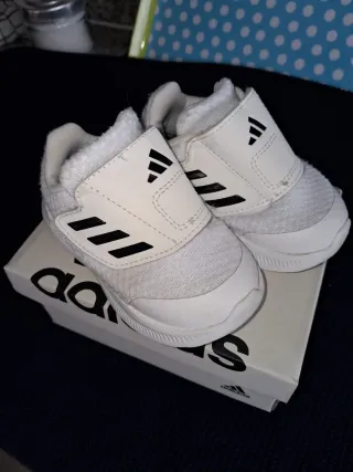 Zapatillas Adidas bebé blancas