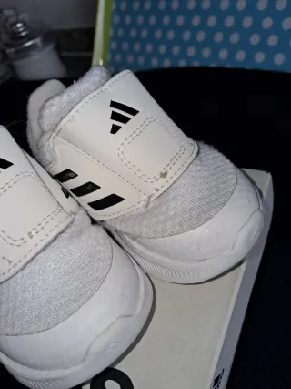 Zapatillas Adidas bebé blancas