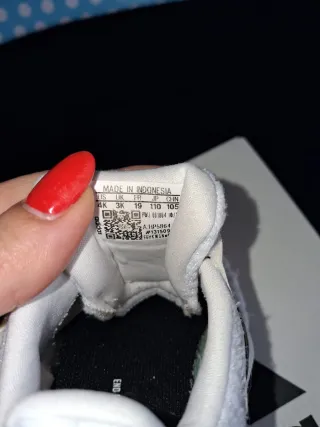 Zapatillas Adidas bebé blancas