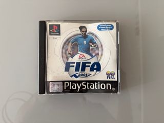 PlayStation 1 SCPH-7502 con gioco FIFA