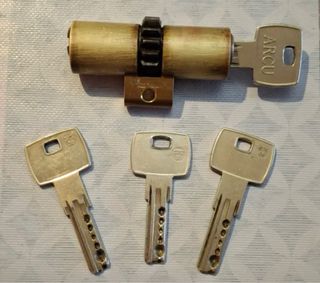 Bombín Arcu con 4 llaves