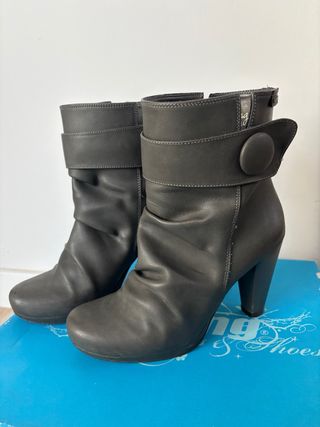 Botines Mustang Gris