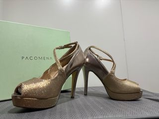Zapatos de tacón Paco Mena dorados talla 36