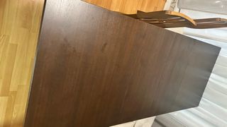 Mesa de comedor con 4 sillas . desplegable .