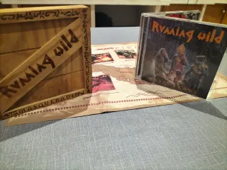 Running Wild Masquerade CD Caja Madera