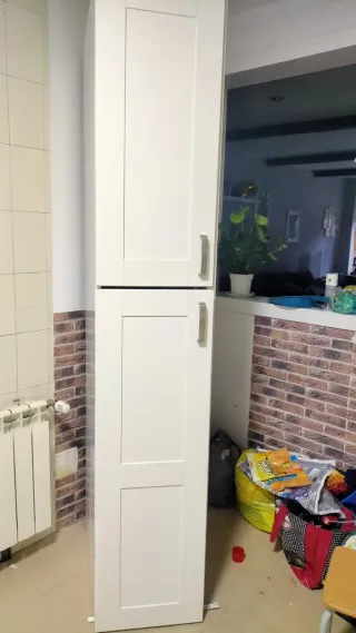 Armario de cocina blanco de madera