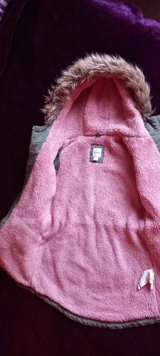 Abrigo niña verde con forro rosa talla 7/8 años