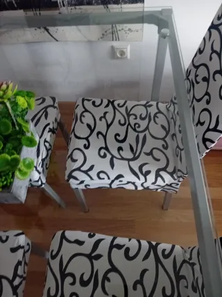 Mesa de comedor cristal y metal