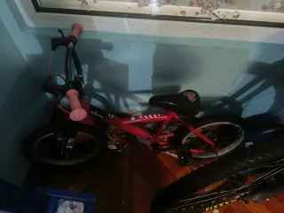 Bicicleta infantil roja Btwin