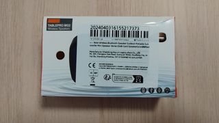 Mini altavoz Bluetooth negro y rojo