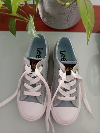 Zapatillas Lee como nuevas