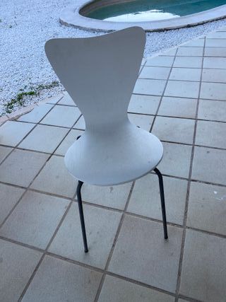 10 Sillas de madera y metal