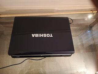 Toshiba Satellite que funciona con Windows 7