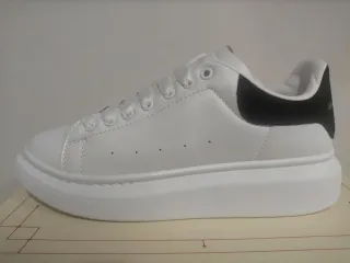 Zapatillas Alexander McQueen Blancas y Negras