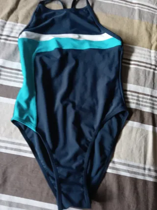 Bañador deportivo chica.