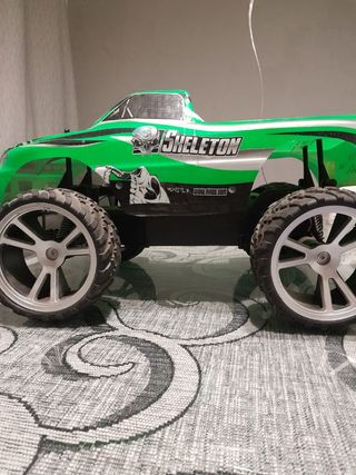 Coche teledirigido Monster Skeleton