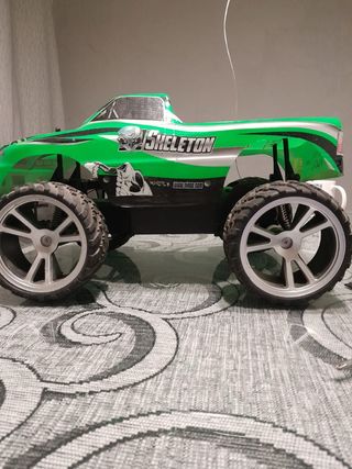 Coche teledirigido Monster Skeleton