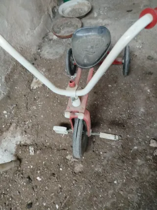 2 Triciclo infantil antiguo