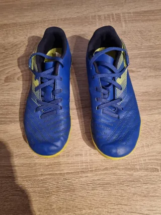 Botas Fútbol Niño Azul y Amarillo