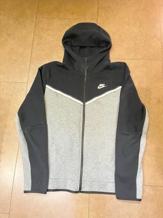Chaqueta Nike Tech Fleece Negra y Gris