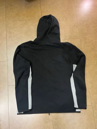 Chaqueta Nike Tech Fleece Negra y Gris