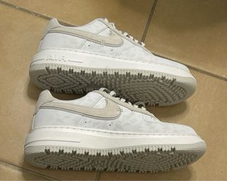 Nike Air Force 1 Luxe Talla 44 SELLADO DE FÁBRICA