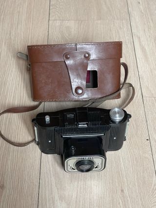 Cámara analógica Sport-Fex con funda de piel