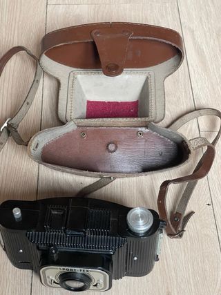 Cámara analógica Sport-Fex con funda de piel