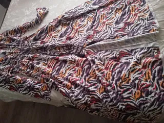 Vestido largo raso estampado