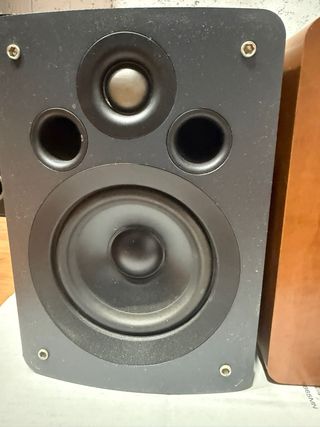 Amplificador Denon y Altavoces Q Acoustics