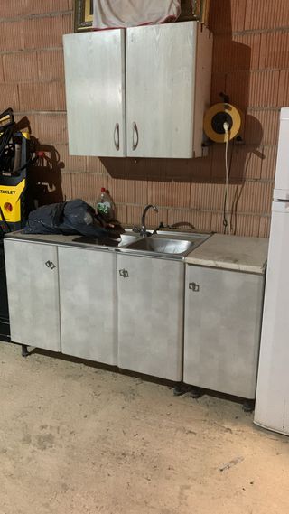 Mueble de cocina con fregadero
