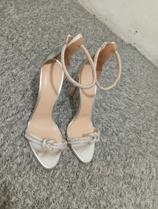 Zapatos de fiesta plateados talla 40