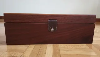 CAJA DE MADERA MUY ROBUSTA (42x16x15)