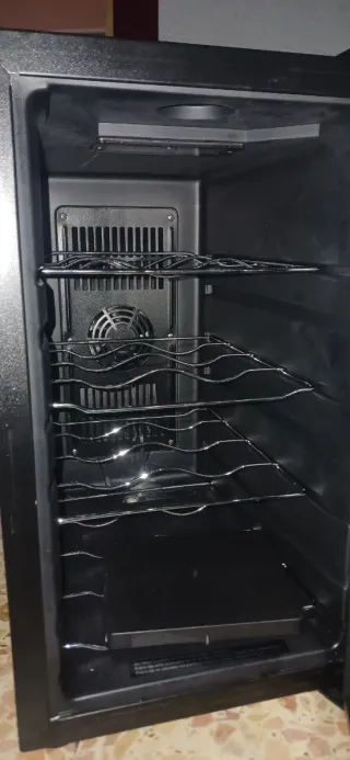 Nevera Ansonic Negra