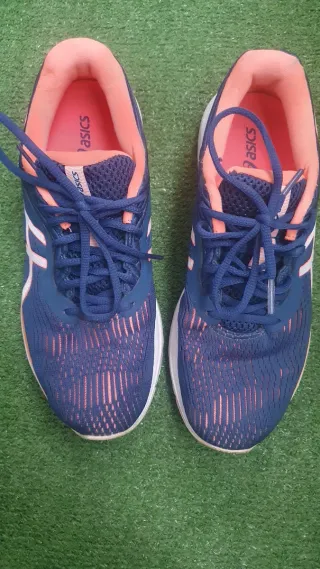 Zapatillas running Asics azul y rosa