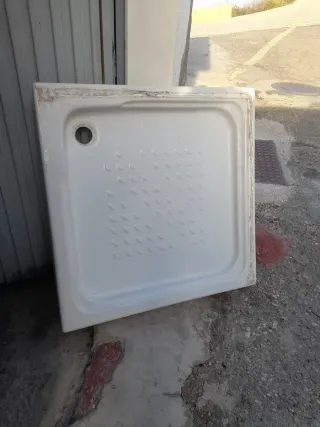 Plato de ducha blanco de plástico