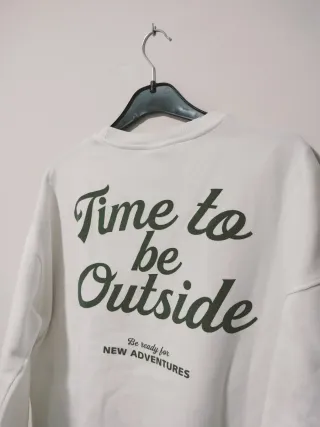 Sudadera gráfica Time to be Outside