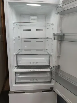 Nevera Sharp 187x60cm A+ no Frost con Garantia