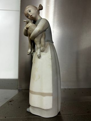 Figura Lladró Pastora con Cordero