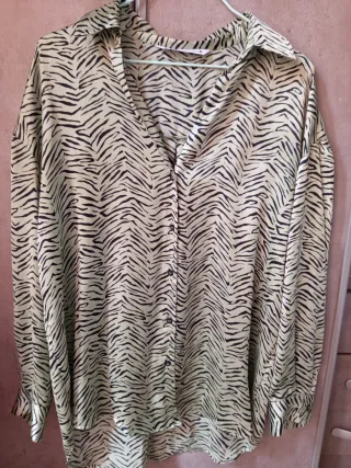 Camisa Zara animal print verde