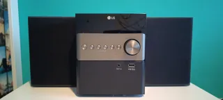 Minicadena LG con altavoces