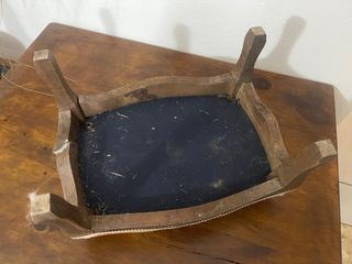 Sgabellino vintage a righe rosse e beige