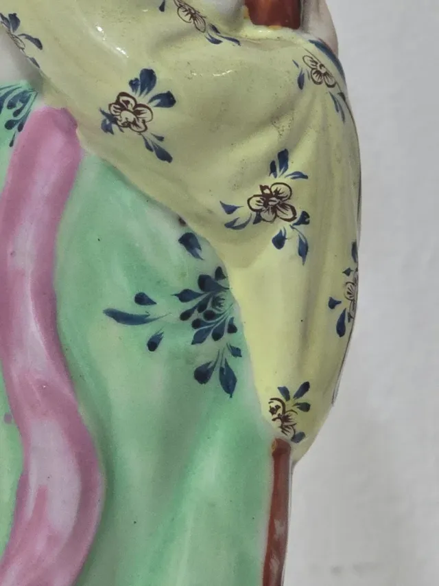 Figura de geisha  porcelana China