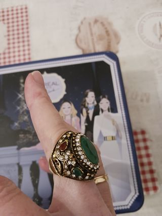 Anillo vintage tipo Art deco piedra verd