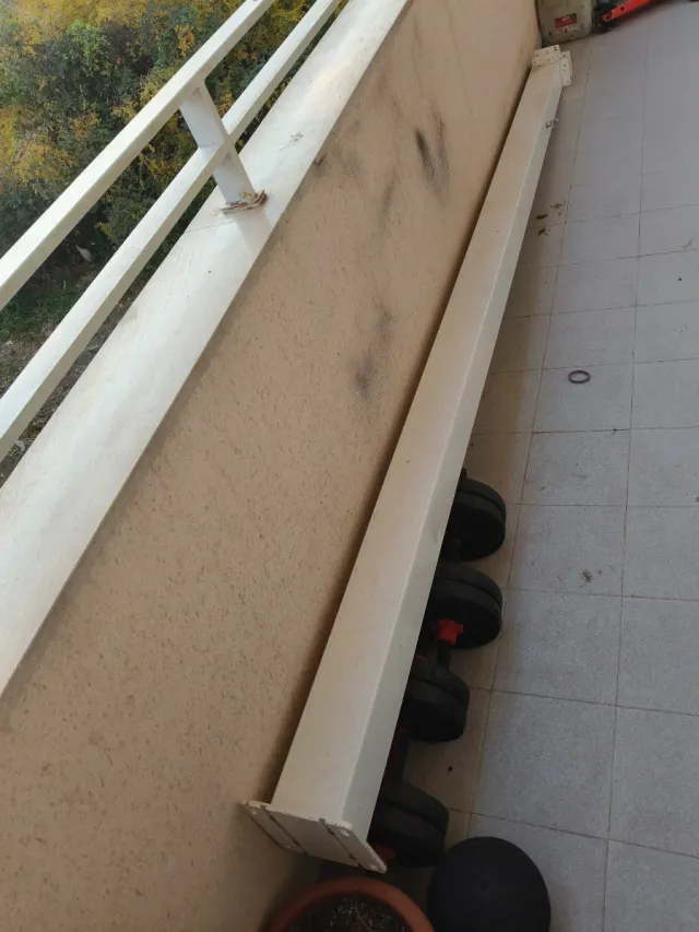 Pilar aluminio blanco