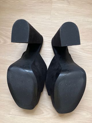 Zapatos negros Stradivarius plataforma tacón